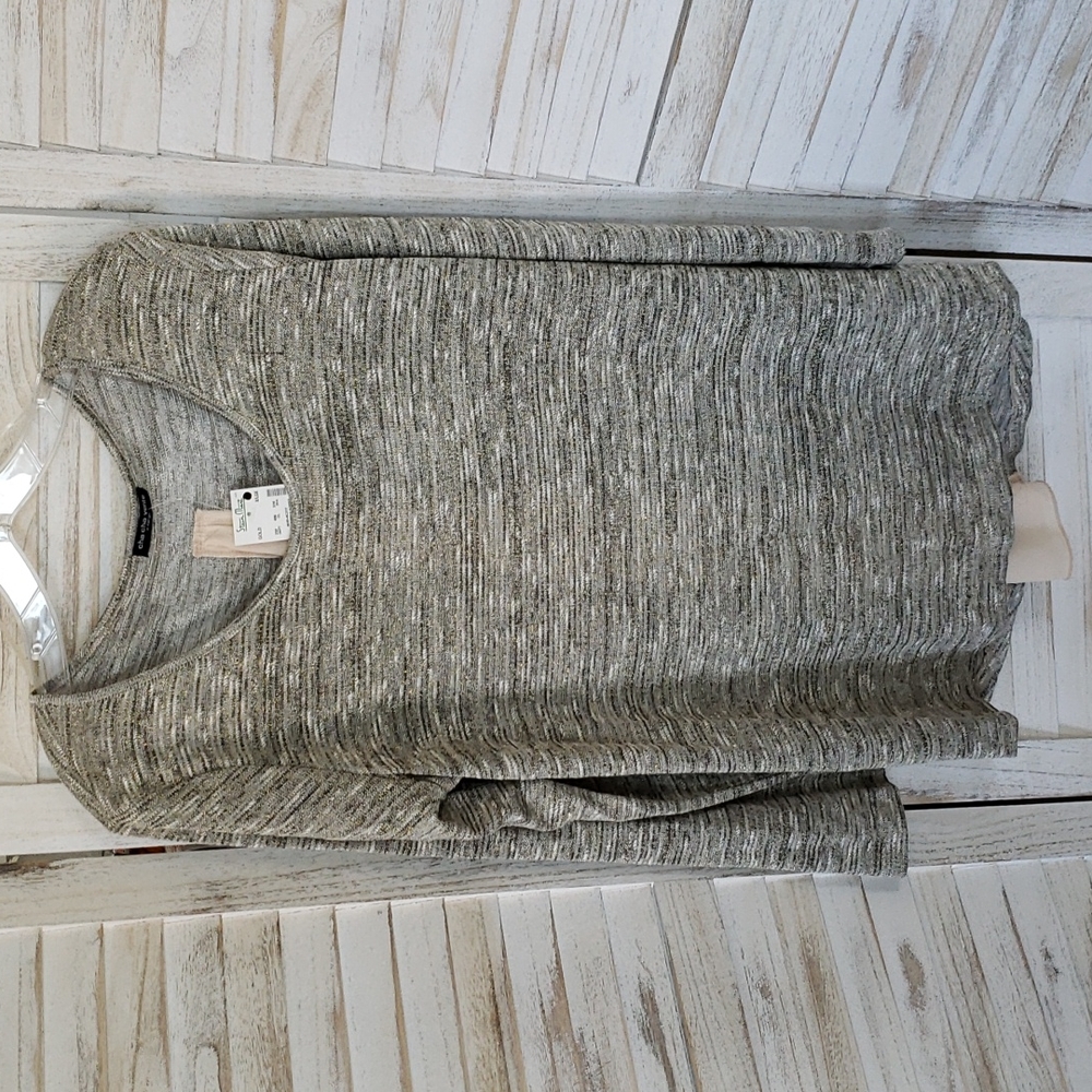 cha cha vente Gold Silver and White Long Sleeve Top with Zipper Up the Back
